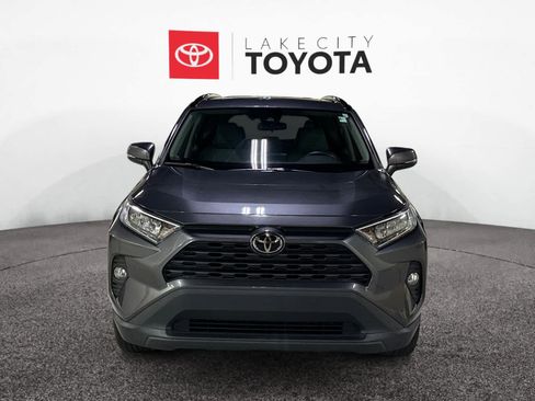 Used 2021 Toyota RAV4 XLE Premium image 11