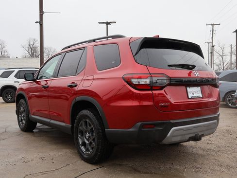 New 2025 Honda Pilot TrailSport image 3
