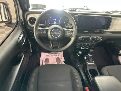 Certified 2024 Jeep Wrangler Unlimited AWD/4WD image 7