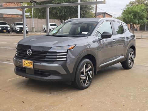 New 2026 Nissan Kicks SV image 7