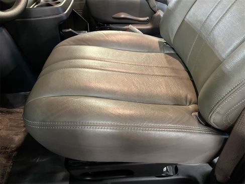 Used 2024 Chevrolet Express 2500 w/ Driver Convenience Package image 18