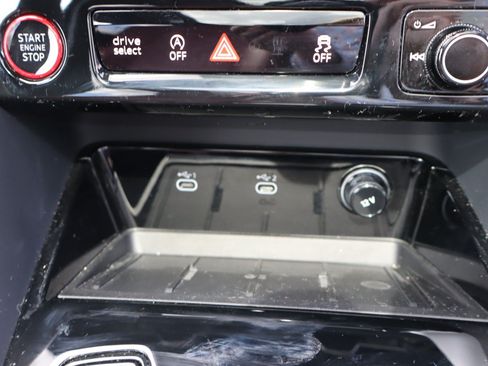 Used 2025 Audi SQ5 Premium Plus AWD/4WD image 24
