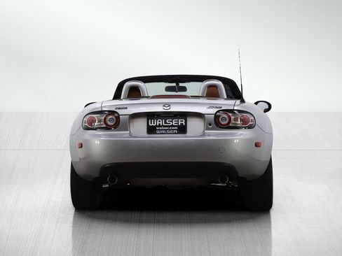 Used 2006 MAZDA MX-5 Miata Grand Touring w/ Premium Pkg image 4