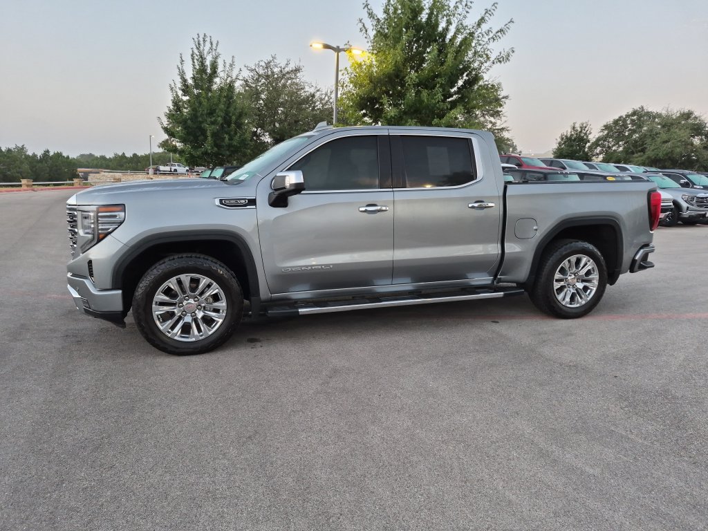 Used 2025 GMC Sierra 1500 Denali AWD/4WD image 4