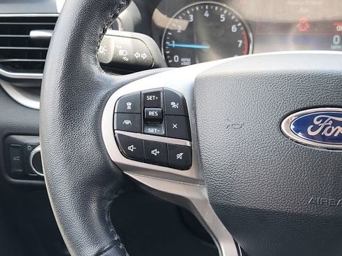 Used 2022 Ford Explorer XLT w/ Equipment Group 202A AWD/4WD image 27