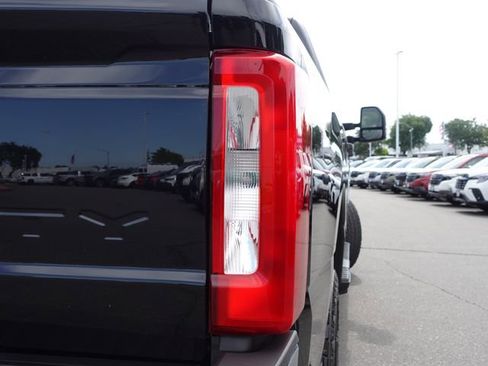 Used 2024 Ford F250 XLT AWD/4WD image 6