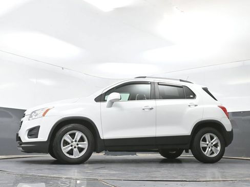 Used 2016 Chevrolet Trax LT w/ LT Convenience Package FWD image 51