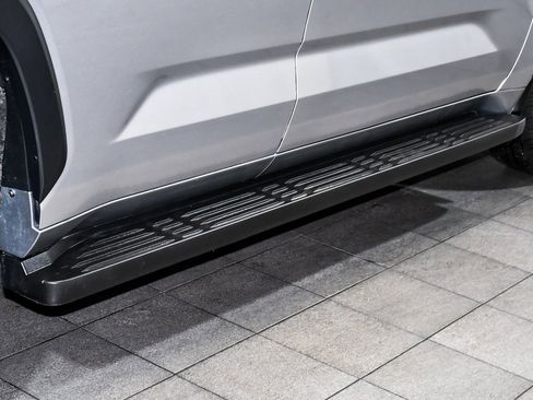 Used 2024 Toyota Sequoia Platinum image 94