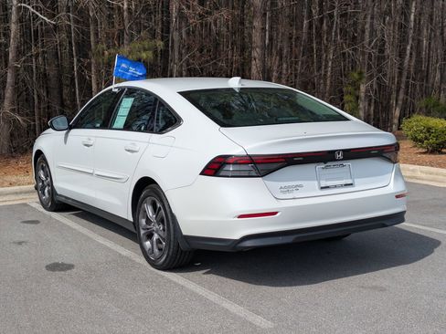 Used 2023 Honda Accord EX image 5