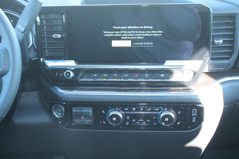 New 2026 GMC Sierra 1500 SLE w/ Preferred Package AWD/4WD image 8