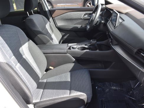 Used 2023 Nissan Rogue SV image 14