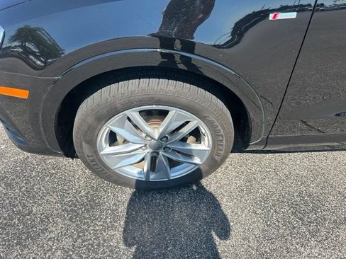 Used 2018 Audi Q3 2.0T Premium Plus w/ Premium Plus Package AWD/4WD image 9
