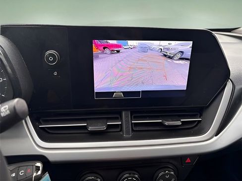 Used 2025 Chevrolet Trax LS w/ LS Convenience Package image 13