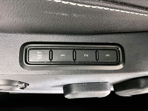 Used 2026 Volkswagen Jetta SEL FWD image 32