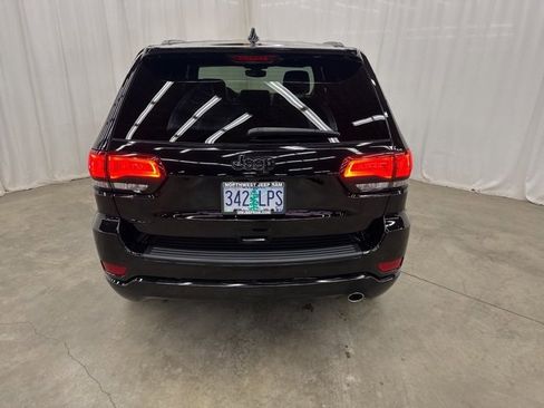 Used 2019 Jeep Grand Cherokee Altitude image 30