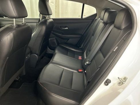 Used 2022 Nissan Sentra SR w/ SR Premium Package FWD image 23