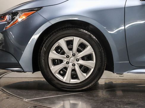 Certified 2025 Toyota Corolla LE FWD image 9