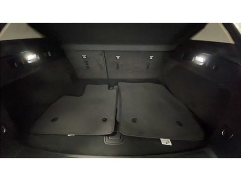 Used 2023 Buick Envision Essence w/ Sport Touring Package AWD/4WD image 17