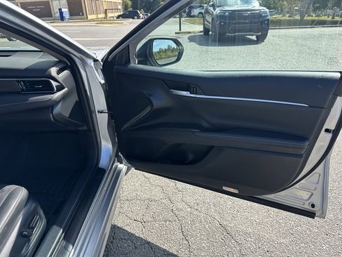 Used 2023 Toyota Camry XSE image 17
