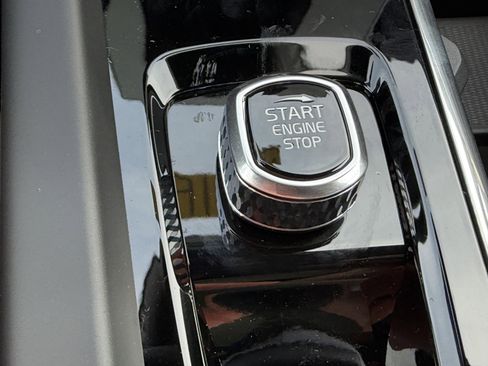 New 2026 Volvo XC60 B5 Plus w/ Climate Package image 25