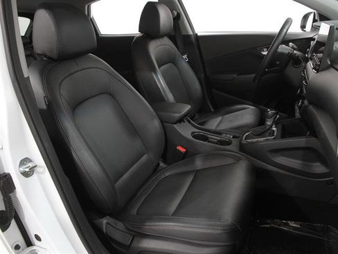 Used 2022 Hyundai Kona Limited image 17