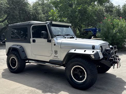 Used 2005 Jeep Wrangler Unlimited AWD/4WD image 18