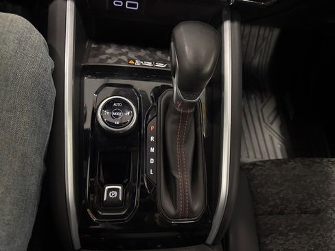 Used 2024 Chevrolet Colorado Z71 image 24