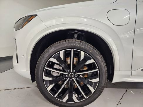 New 2026 Volvo XC90 T8 Plus w/ Protection Package Premier image 11