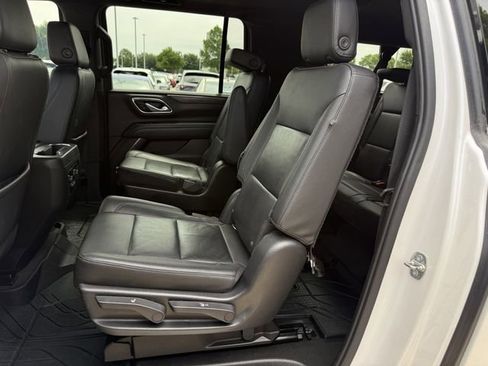 Used 2021 Chevrolet Suburban LT w/ LT Signature Package RWD image 29