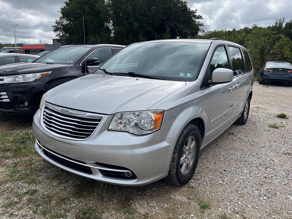 Used 2012 Chrysler Town & Country Touring w/ Entertainment Group #1 FWD image 1