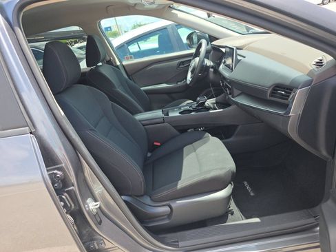 Used 2023 Nissan Rogue S FWD image 5