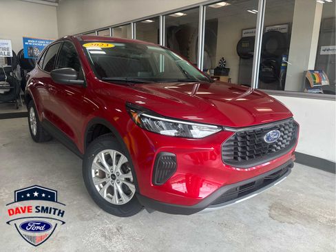 Certified 2023 Ford Escape Active AWD/4WD image 1