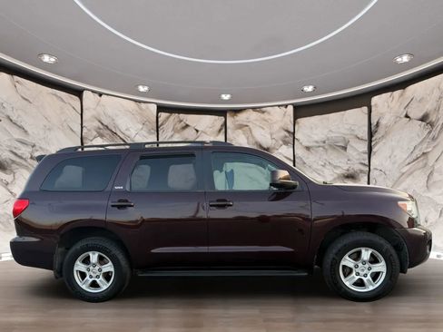 Used 2015 Toyota Sequoia SR5 w/ Premium Package RWD image 4