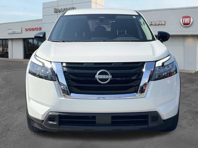Used 2025 Nissan Pathfinder S FWD image 2