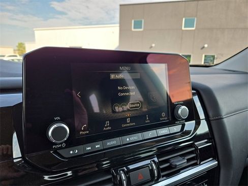 Certified 2024 Nissan Pathfinder SV image 23