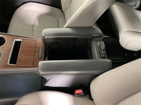 Used 2022 Toyota Sienna LE image 28