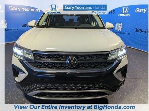 Used 2023 Volkswagen Taos SE FWD image 8