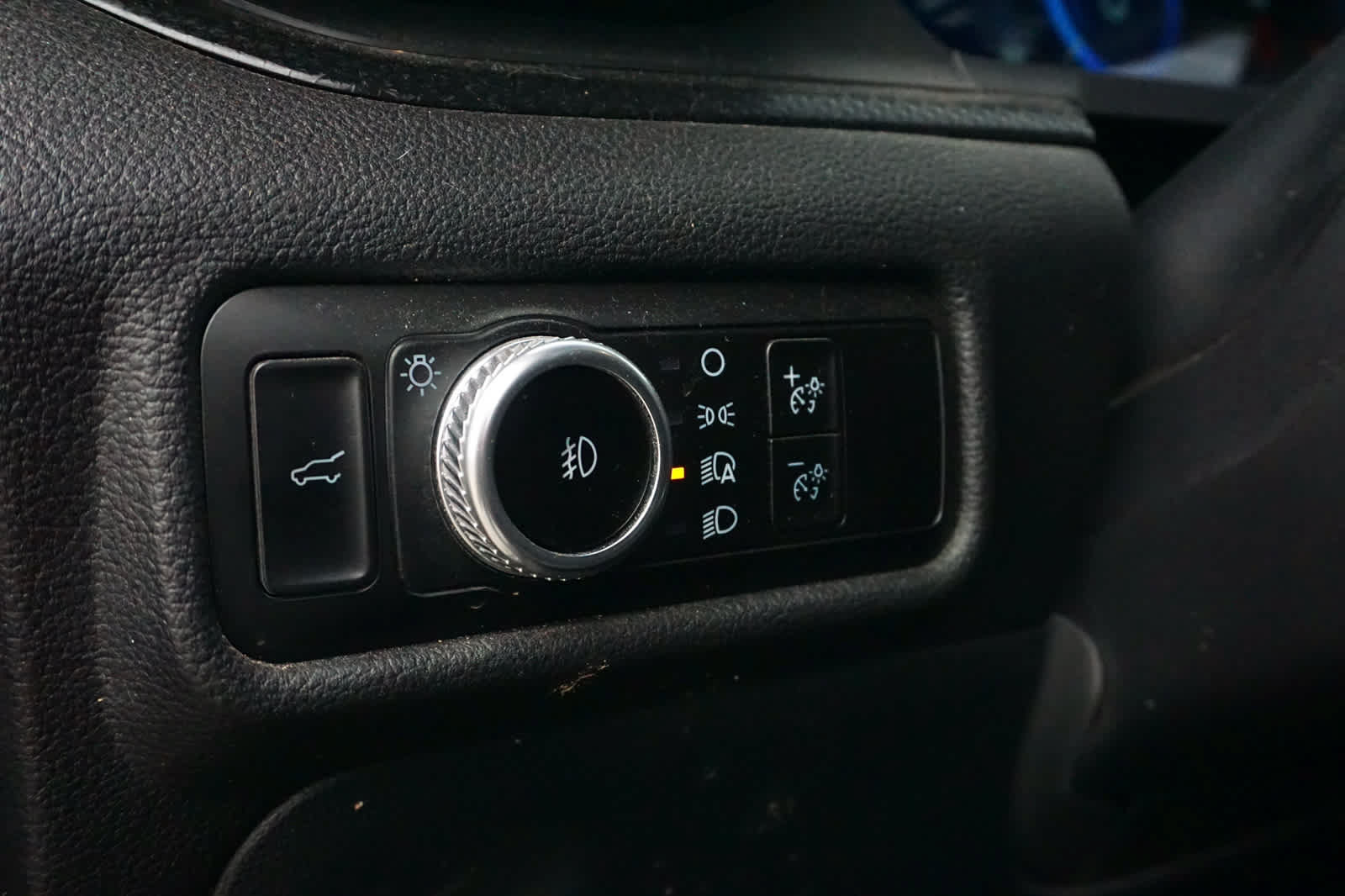 Used 2023 Ford Explorer ST w/ Equipment Group 401A AWD/4WD image 21