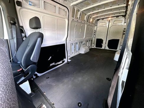 Used 2020 Mercedes-Benz Sprinter 2500 image 25