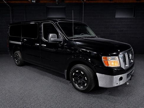 Used 2014 Nissan NV 3500 SL w/ Technology Package RWD image 7