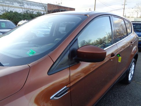 Used 2017 Ford Escape SE image 12