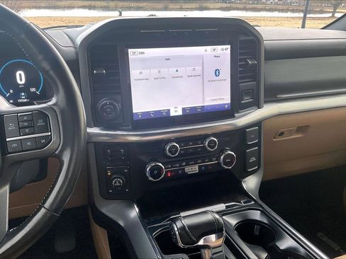 Used 2022 Ford F150 Lariat w/ Max Trailer Tow Package image 6