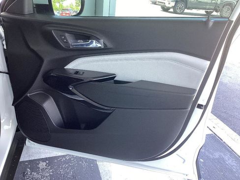 New 2026 Chevrolet Trax LT w/ LT Convenience Package FWD image 22