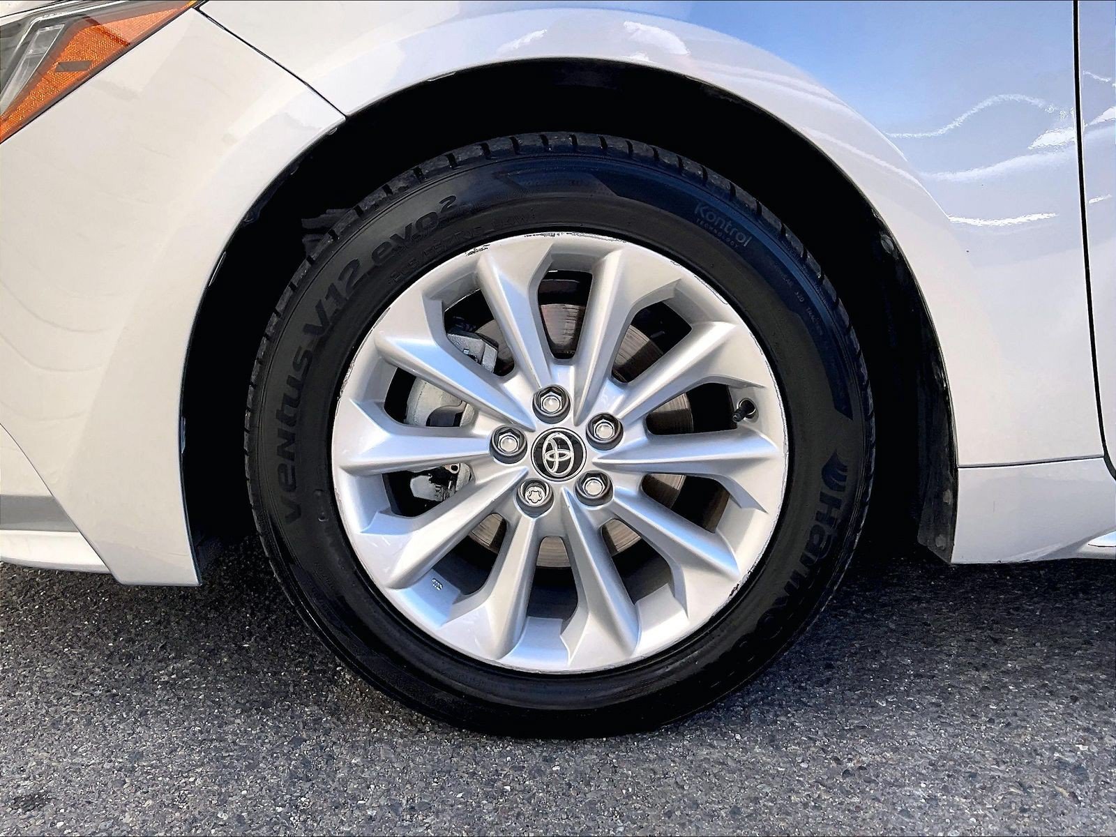 Used 2020 Toyota Corolla LE w/ LE Premium Package FWD image 8