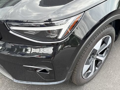 Certified 2026 Volvo XC40 B5 Plus AWD/4WD image 7