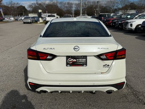 Used 2019 Nissan Altima 2.5 Platinum image 6