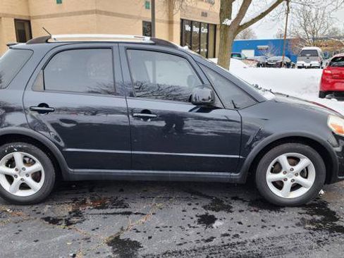 Used 2009 Suzuki SX4 AWD Hatchback w/ Touring Pkg image 4