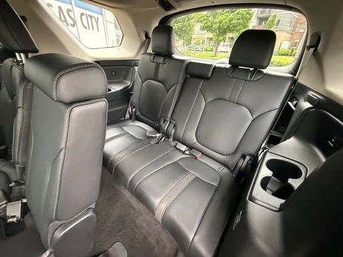 Used 2024 Honda Pilot EX-L image 9