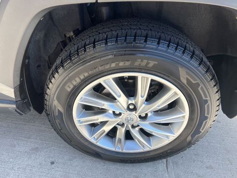 Used 2023 Toyota RAV4 LE FWD image 15