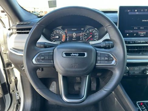 Used 2023 Jeep Compass Limited image 10